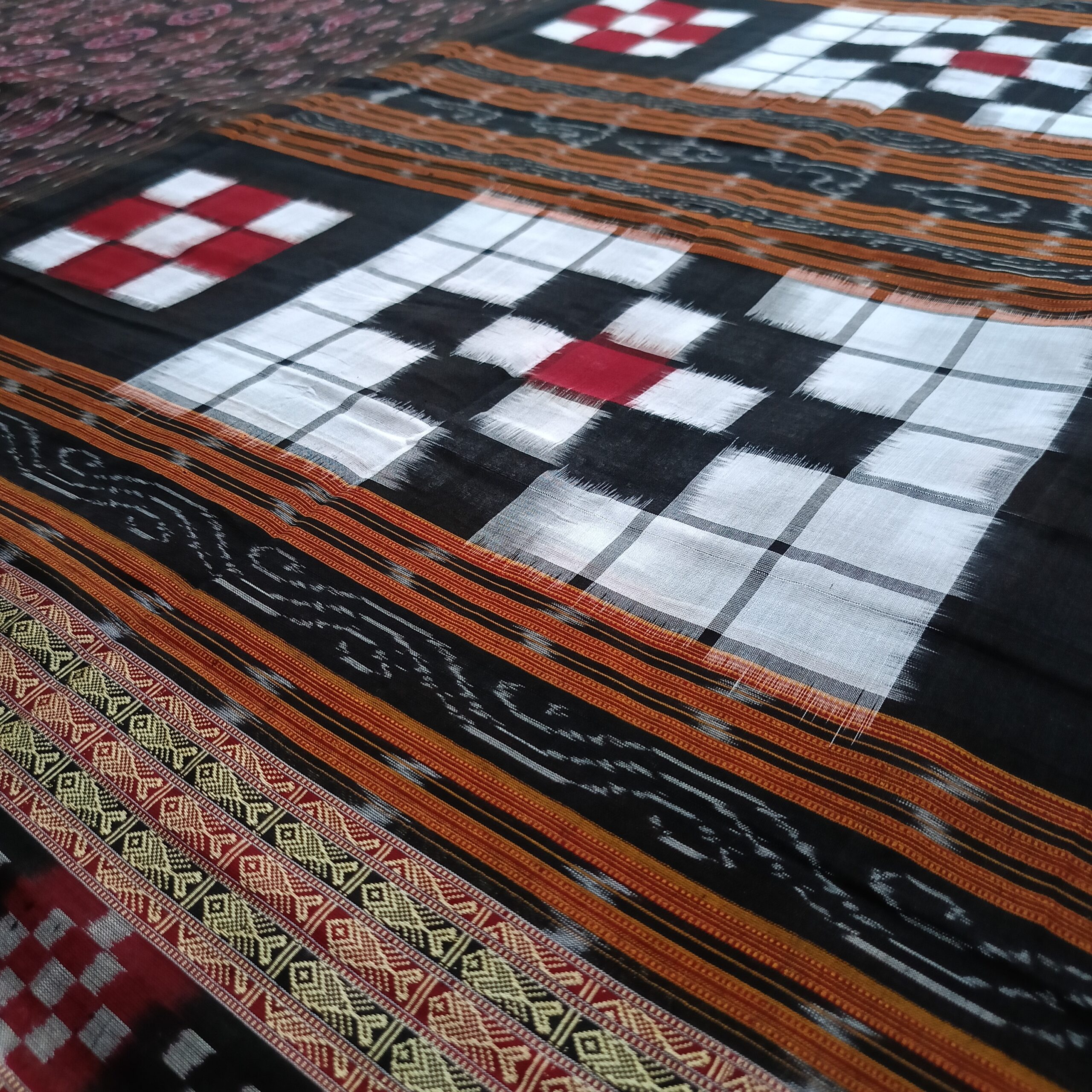 Bichitrapuri Black & White Sambalpuri Cotton Saree - Image 4