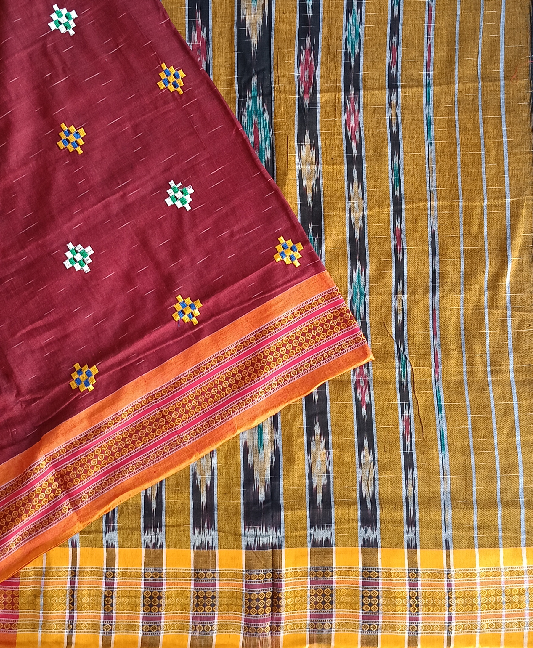 Embroidery Handwork Maroon Colour Sambalpuri Cotton Saree - Image 3