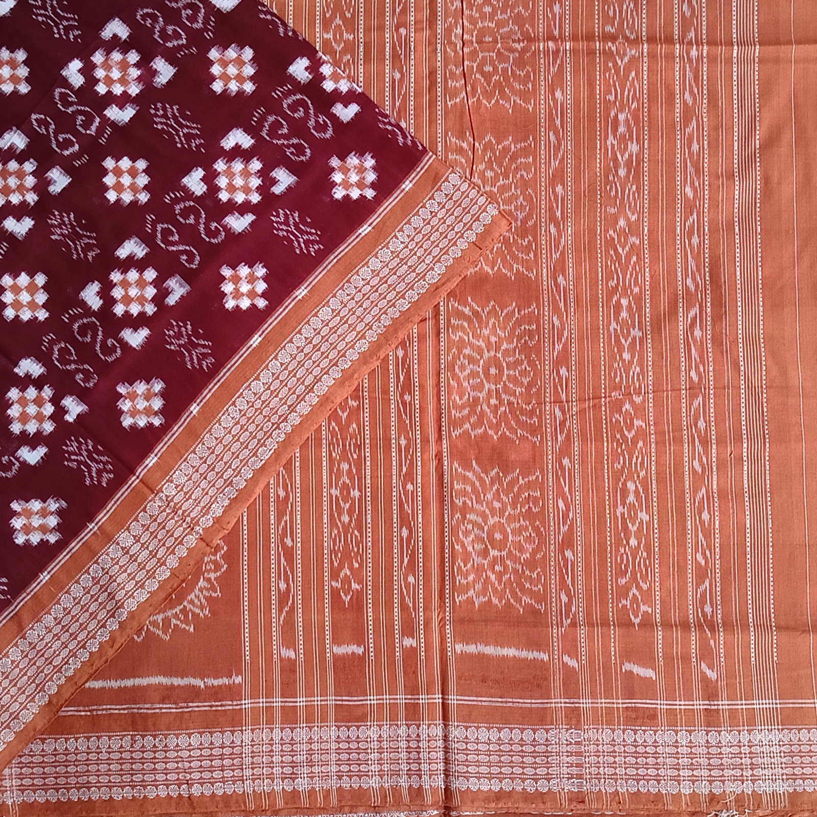 Maroon Colour Matha Border Pasapali Desing Sambalpuri Cotton Saree - Image 3