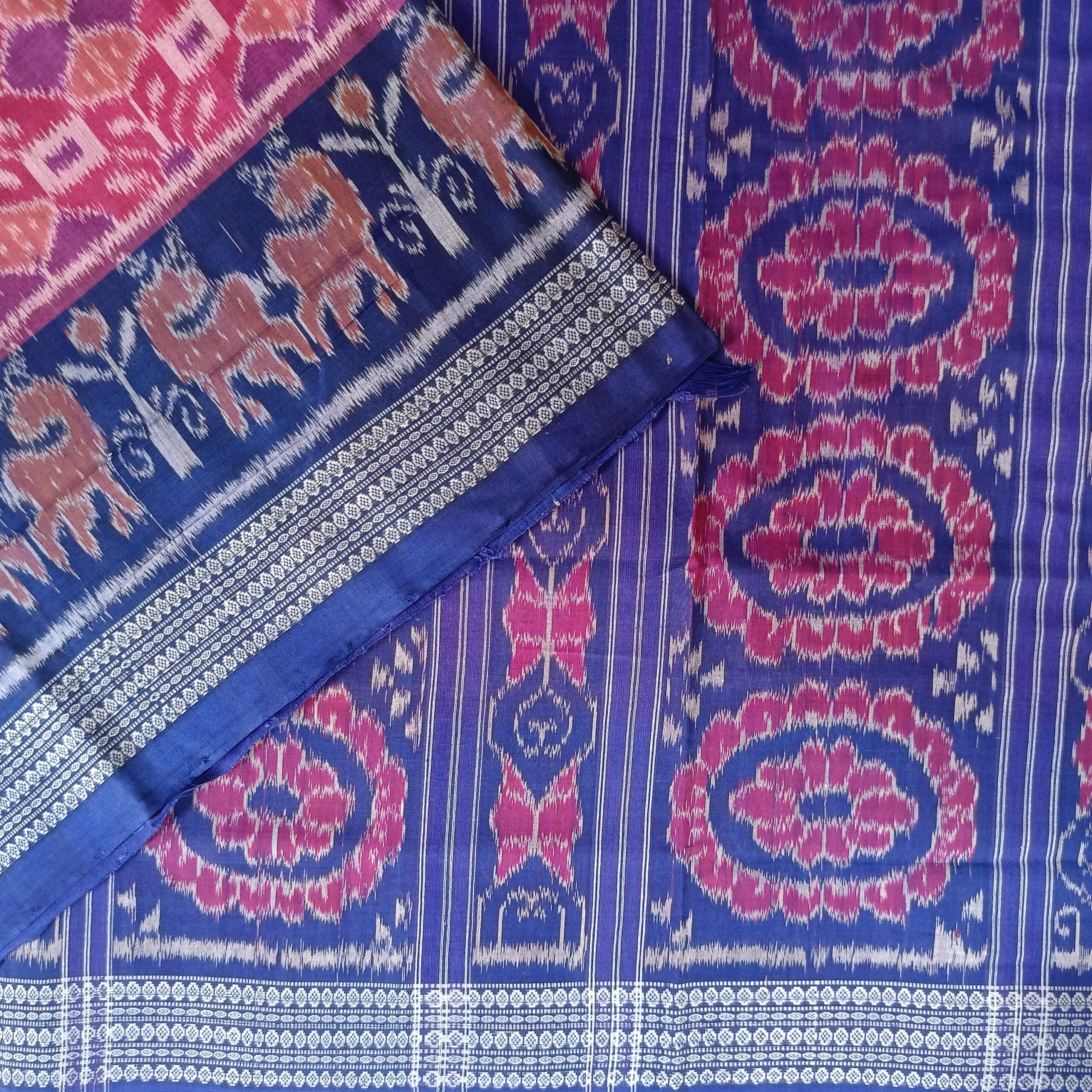 Pink Colour Bandha Blue Border Handloom Sambalpuri Cotton Saree - Image 3